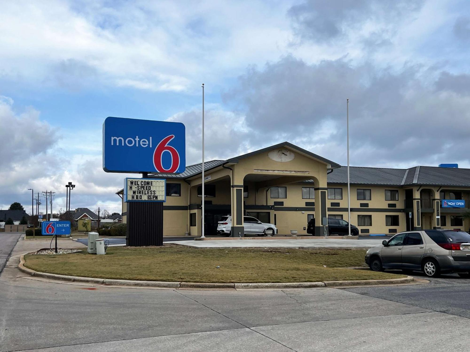 Motel 6 Prattville Al Exterior photo